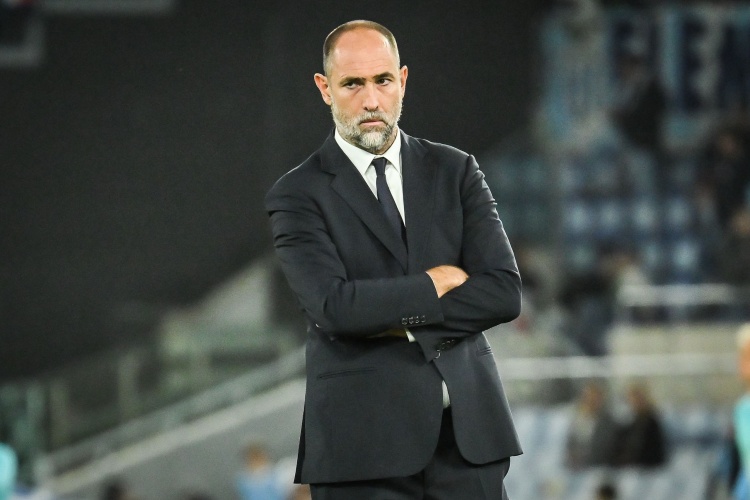 邮报：英超官推发文调侃热刺，被骂后删除动态