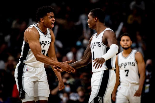 体育资讯-【现场】马刺不敌卫冕冠军 连败强敌波波却很满意